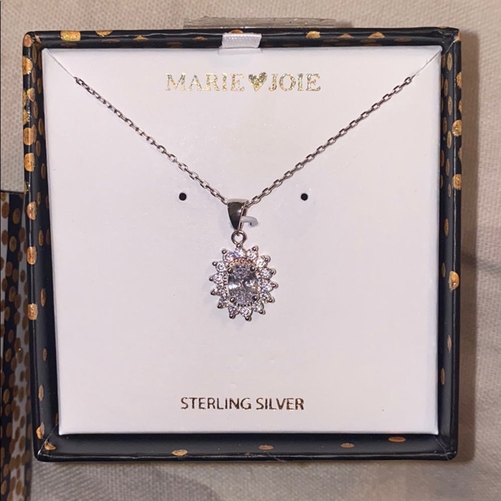 Beautiful oval necklace